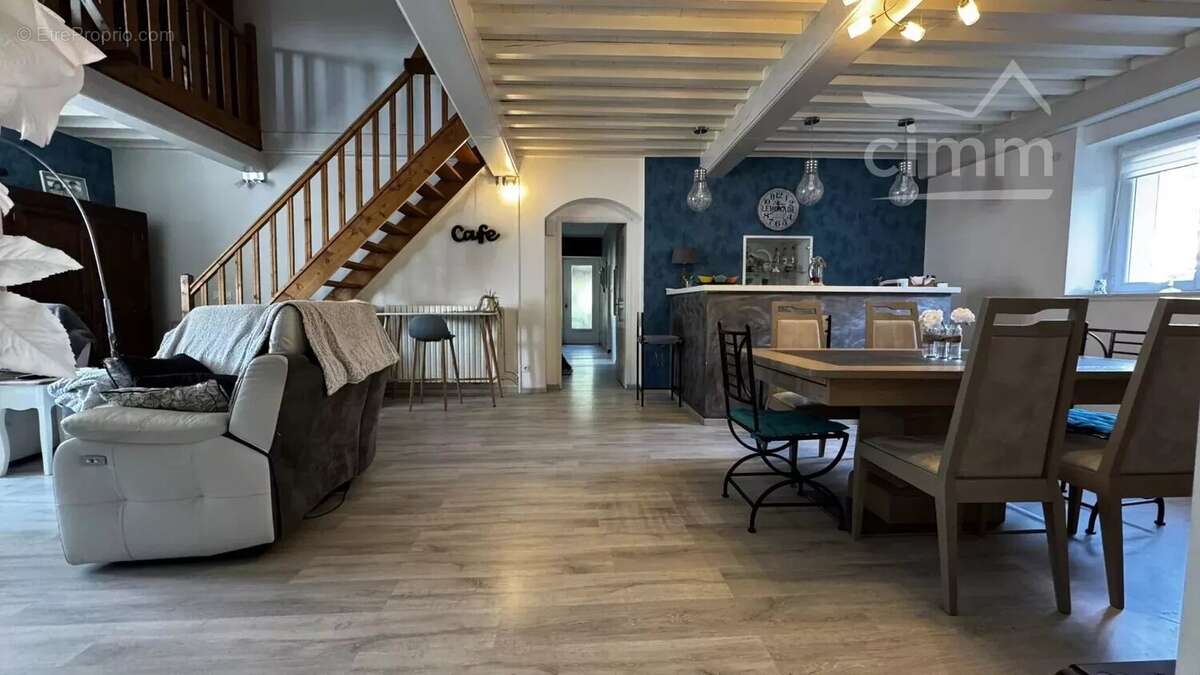 Maison à SAINT-BARTHELEMY-DE-VALS