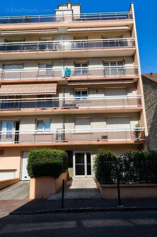 Grand T3 traversant, lumineux, avec balcon filant - 58,29 m2 - photo 11