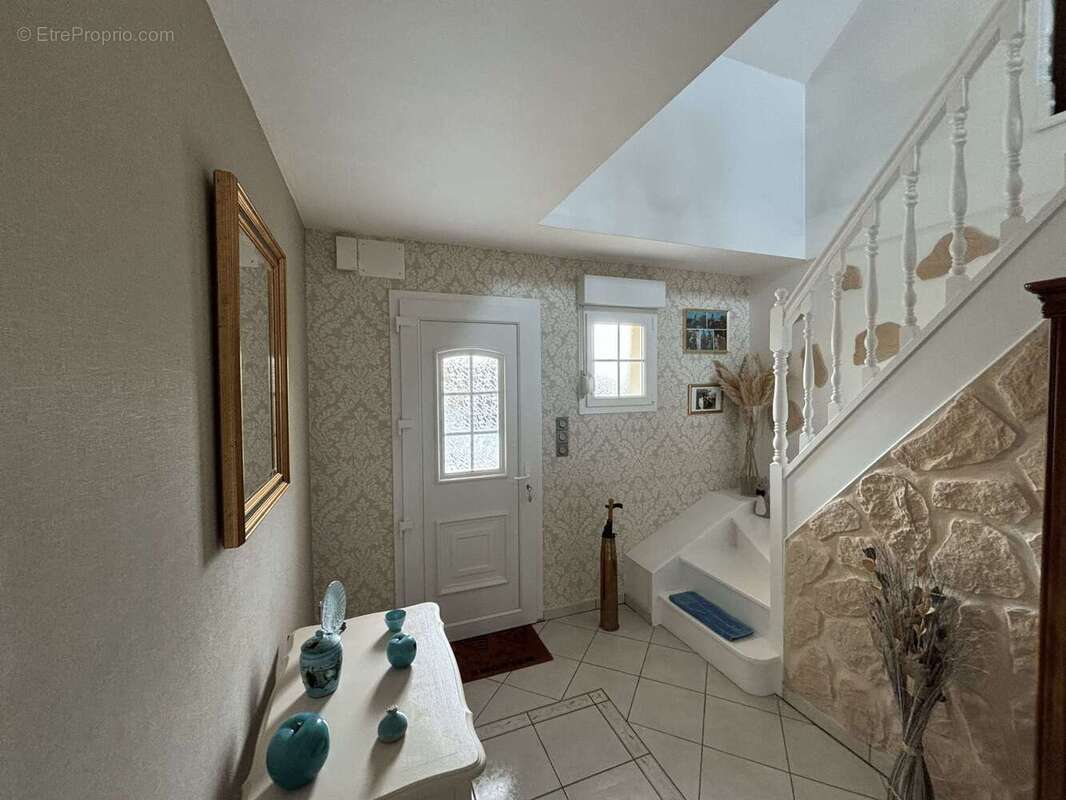 Maison 194 m² à Neuville-Lez-Beaulieu  - photo 119