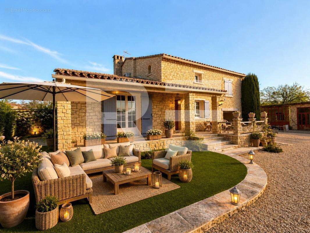 Maison à CAROMB