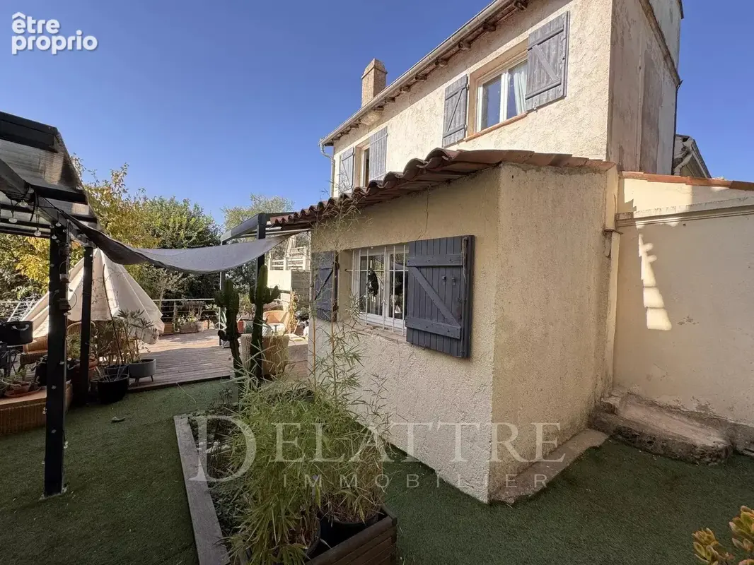 Maison à CHATEAUNEUF-GRASSE