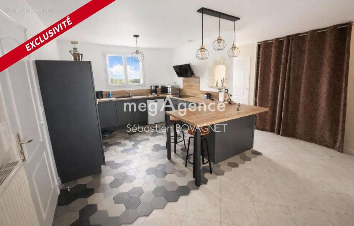 Maison à LA SUZE-SUR-SARTHE