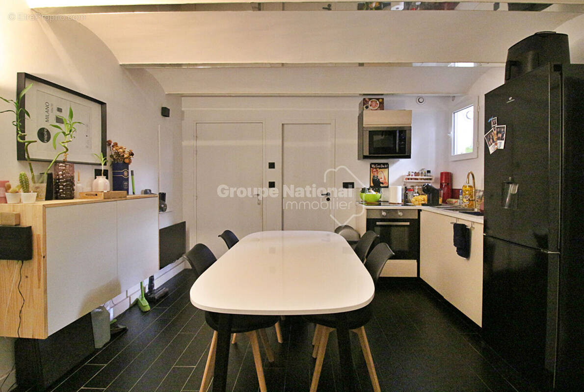 Appartement à MARSEILLE-4E