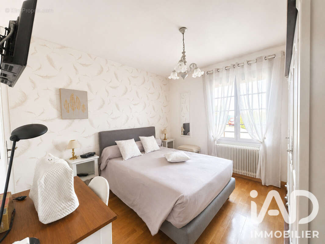Maison 120 m² à Tavers  - photo 8