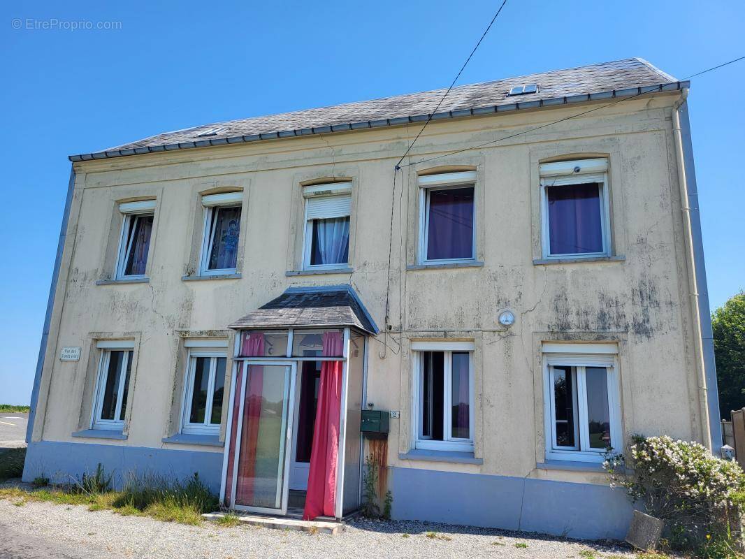 Maison à SAINTE-HELENE-BONDEVILLE