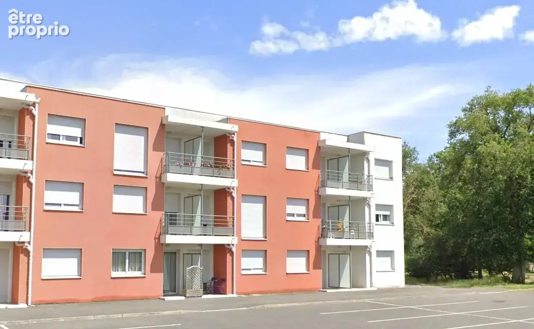 Appartement à YZEURE