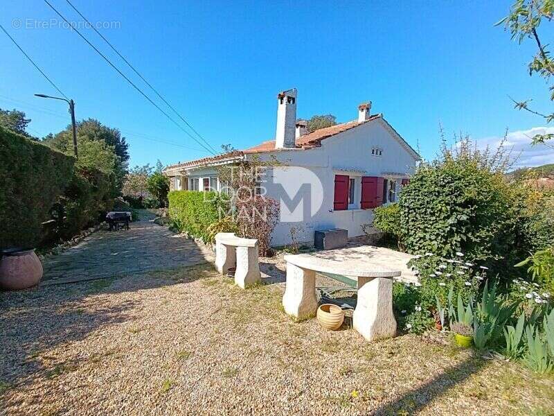 Maison à SIX-FOURS-LES-PLAGES