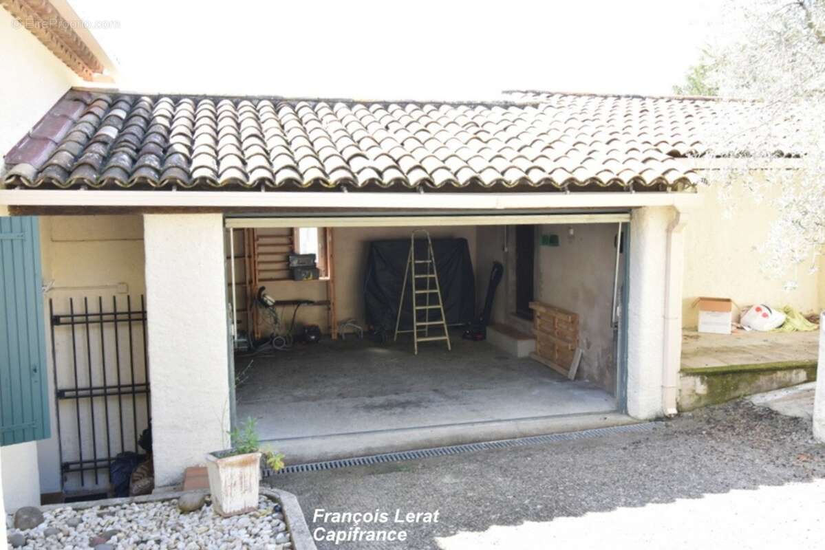 Maison à vendre 7 pièces MANOSQUE (04) - Quartier La Rochette - 169 m² habitable - 4 chambres - Piscine - Garage - 647 000 € hon - photo 21