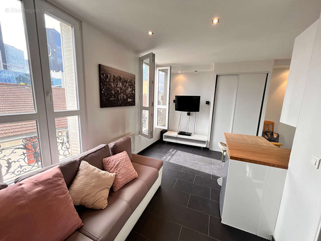 Appartement à COURBEVOIE
