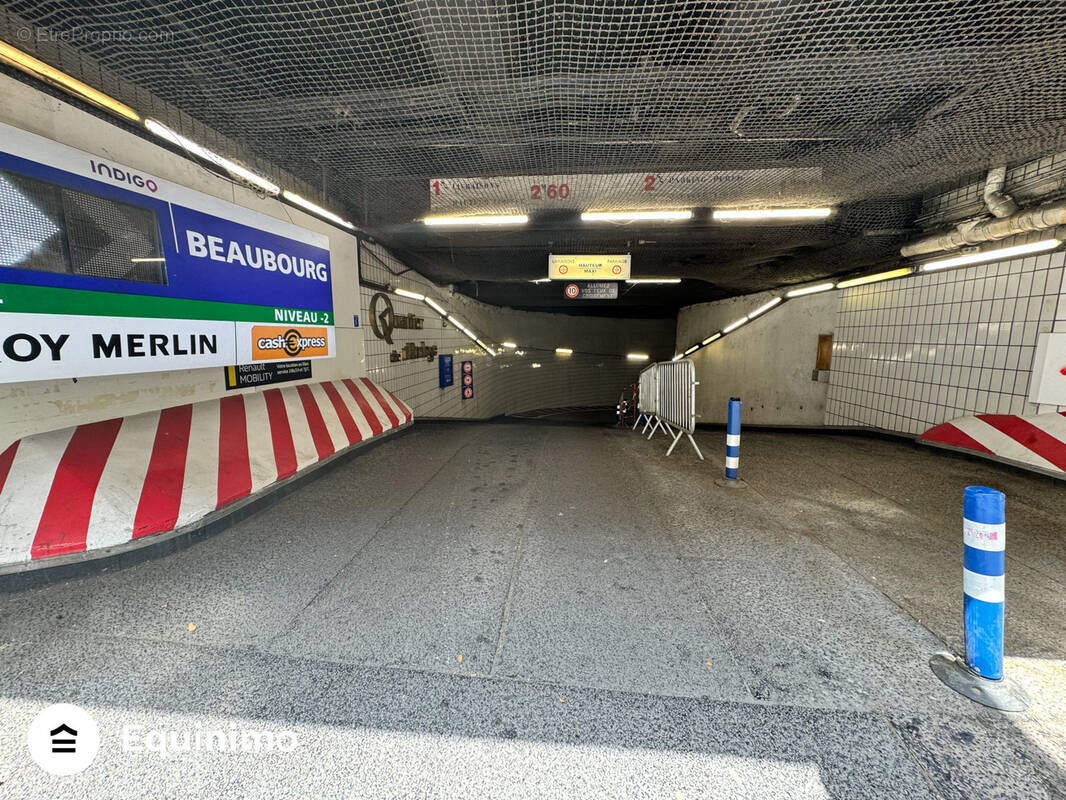 Parking à PARIS-3E