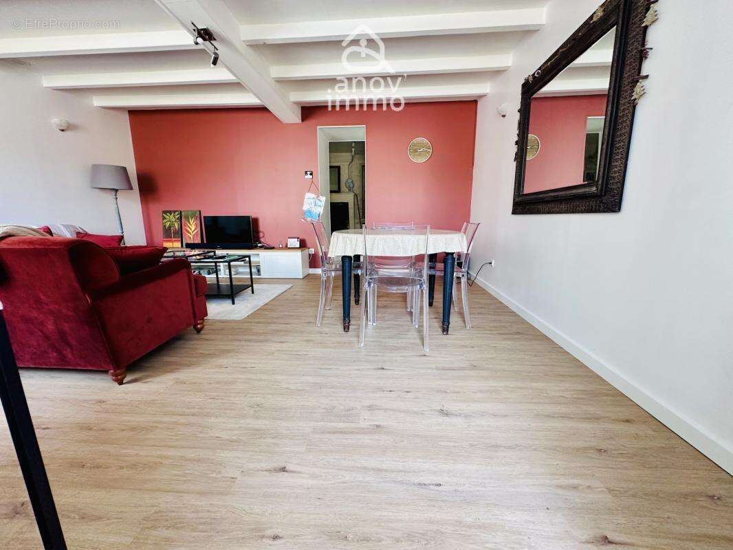 Maison de village 102 m2   2 chambres   Cour   Dépendance am - photo 4