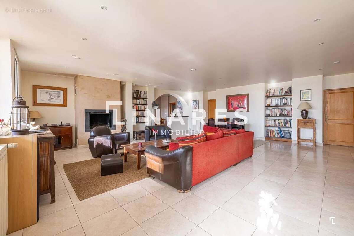 Appartement à LA PENNE-SUR-HUVEAUNE