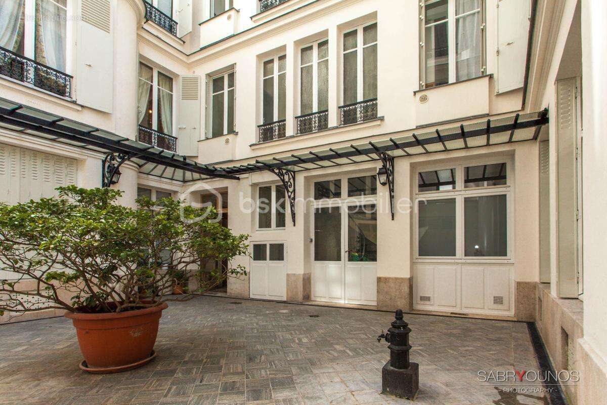 Appartement à PARIS-7E