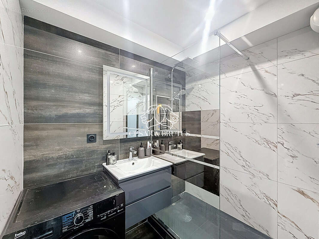 Appartement à LYON-8E