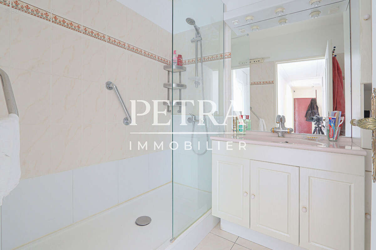 Appartement à FRESNES