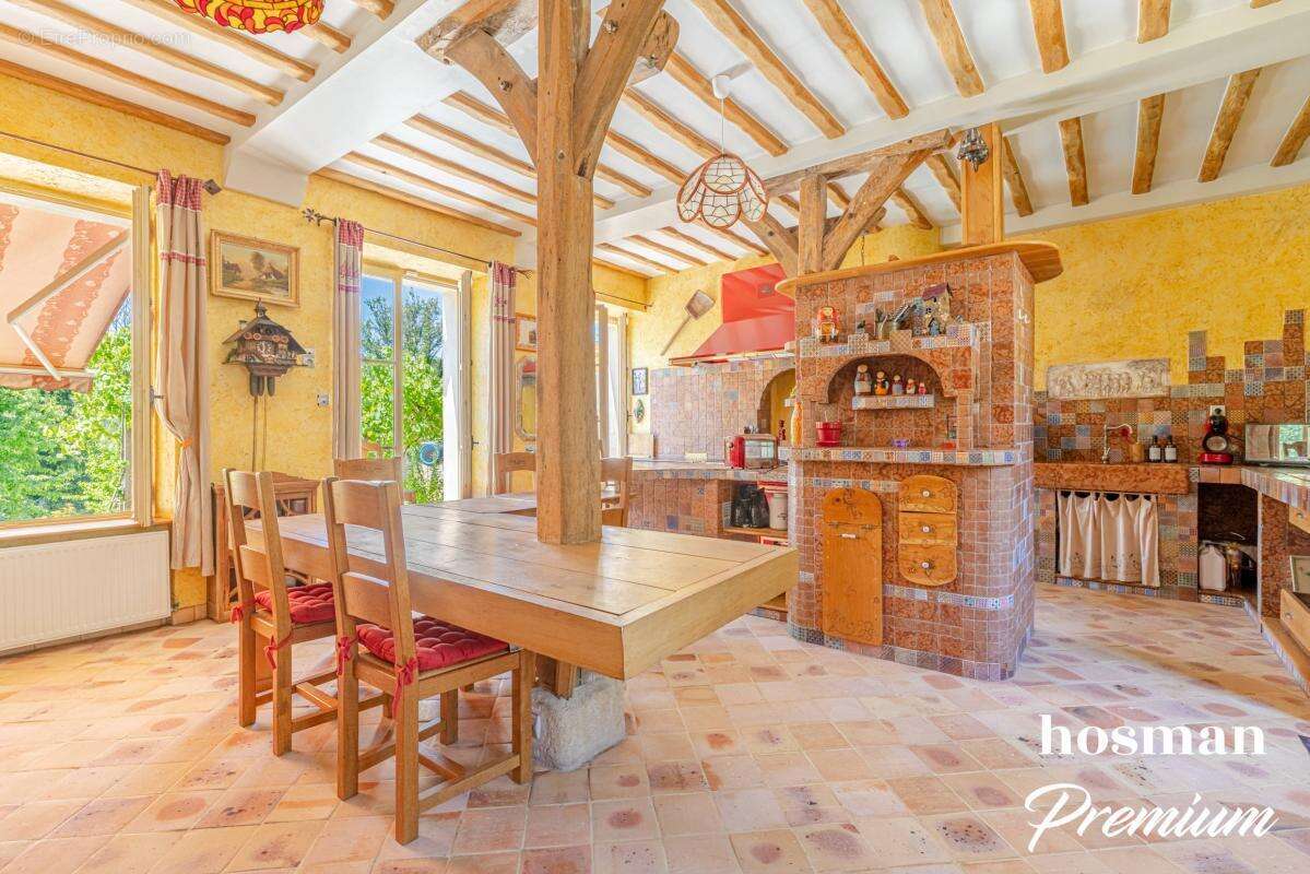 Demeure d'exception - 500 m² habitables sur un parc de 4 175 m² - 10 pièces - Piscine et salle de sport - photo 7