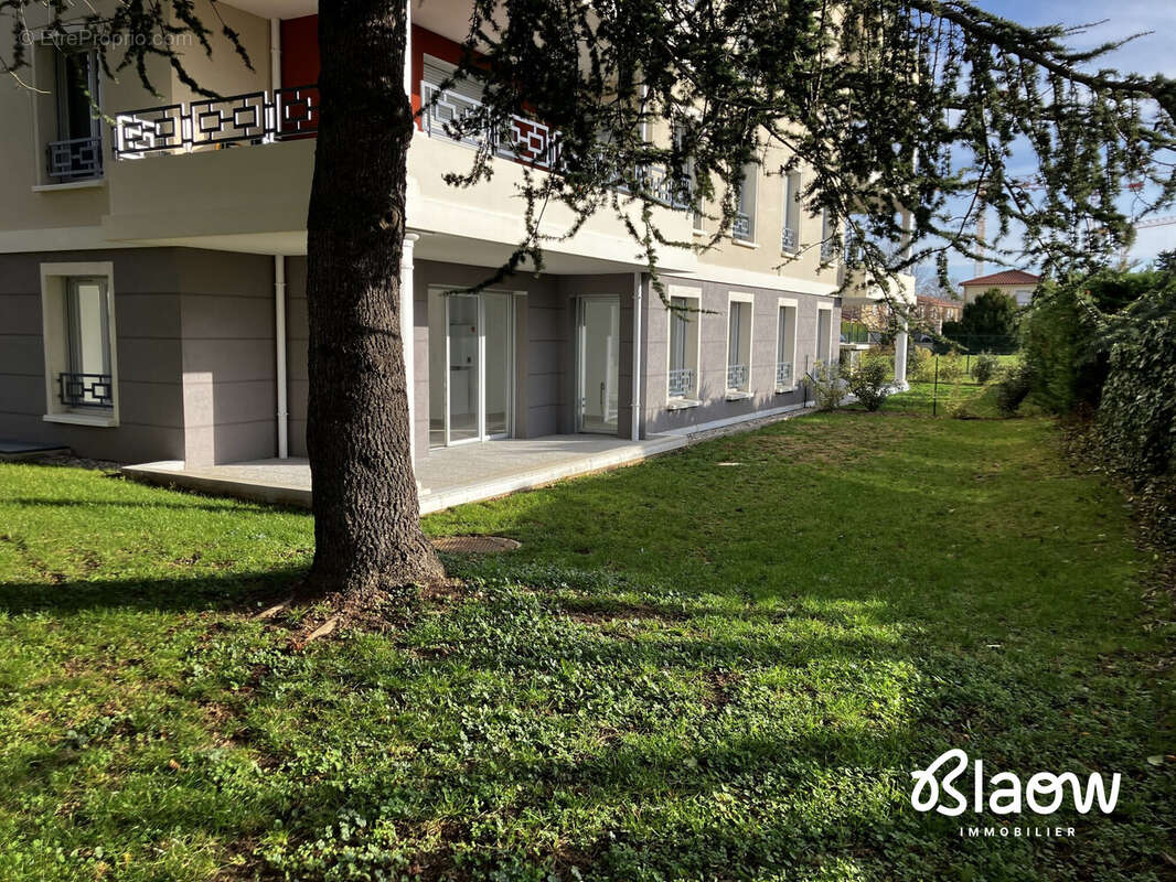 Appartement à MEYZIEU