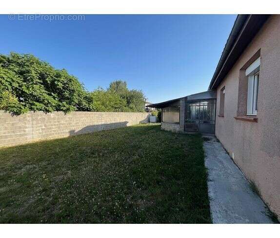 Maison 105 m² à La Salvetat-Saint-Gilles  - photo 9