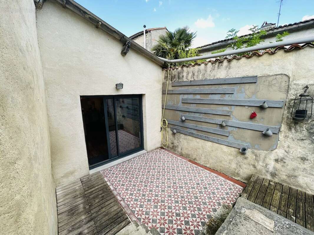 Immeuble de ville avec local commercial - photo 12