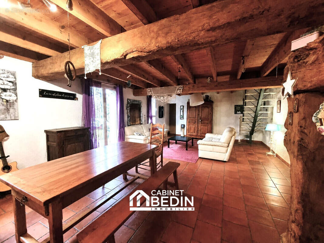 Maison 210 m² à Saint-Ciers-D'abzac  - photo 5