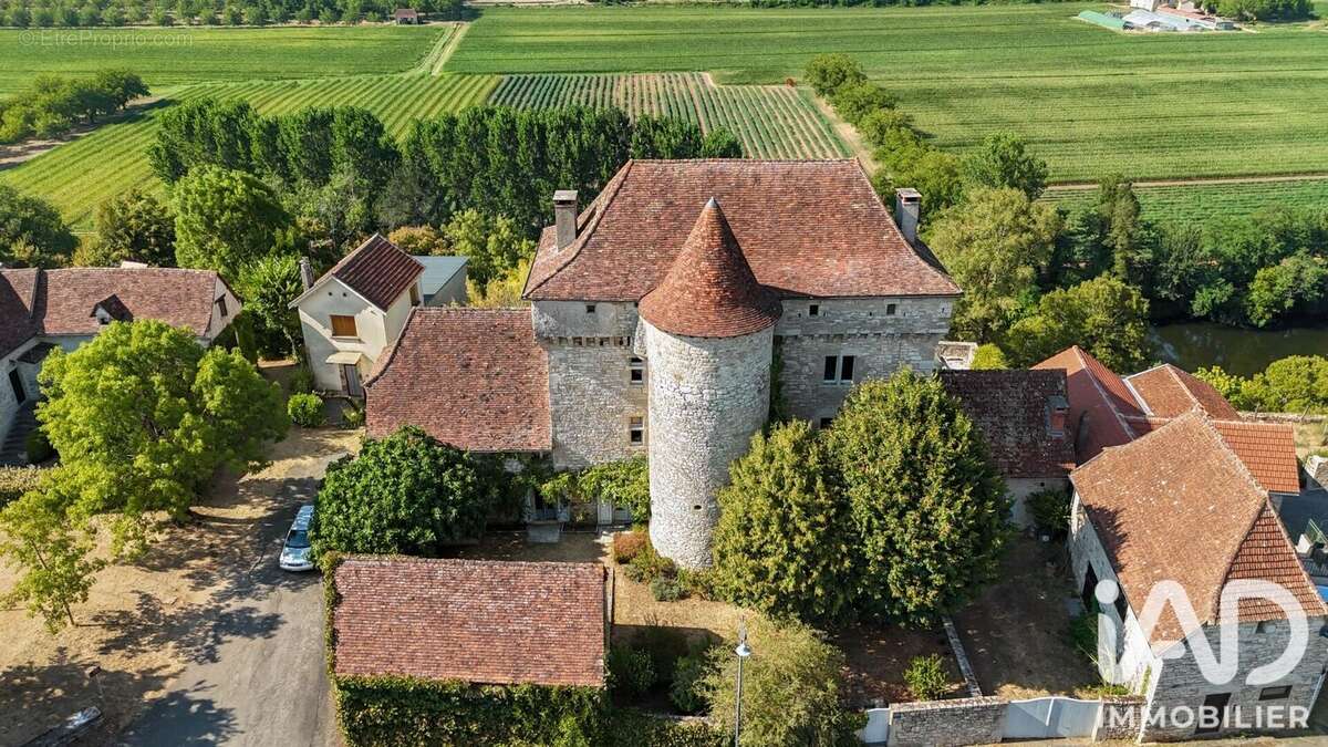 377 m² à Ambeyrac  - photo 2