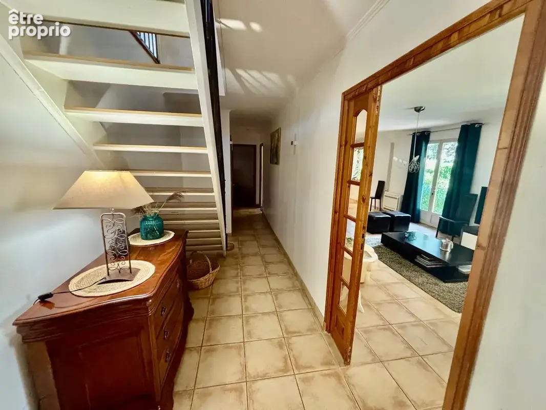 Proche GRIGNAN ,Belle Villa avec piscine, jardin et garage. - photo 21