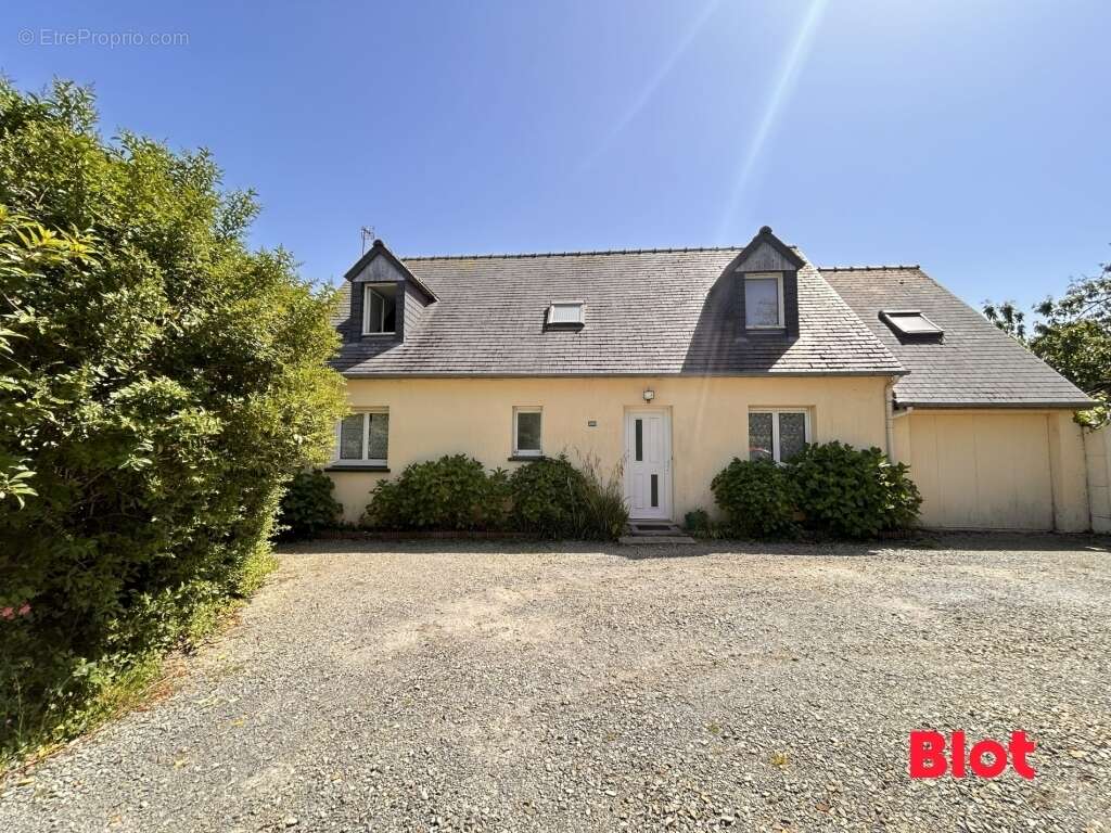 Maison à SAINT-MELOIR-DES-ONDES