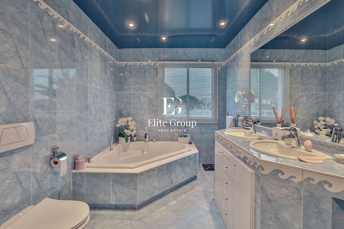 Maison à VAUX-SUR-MER