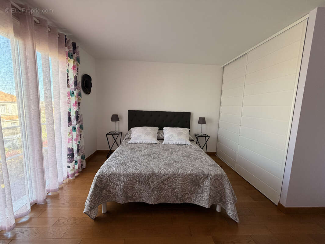 Maison à MESCHERS-SUR-GIRONDE