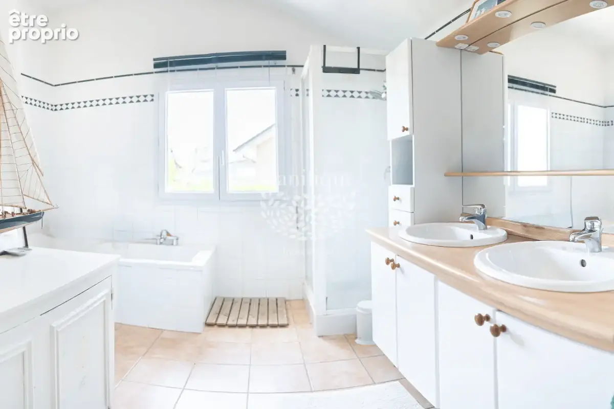 Une villa familiale 314 m2 utiles, 5 chambres, où il fait bon vivre, au fil des saisons. - photo 10