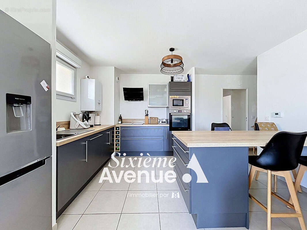 Appartement à MEYZIEU