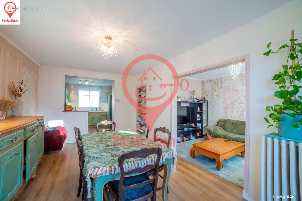 Maison à SAINT-DOULCHARD