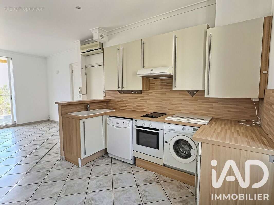 Appartement 47 m² à Saint-Cyr-Sur-Mer  - photo 2