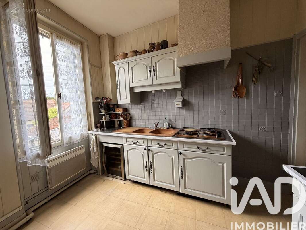 Appartement 186 m² à Neuvy-Sur-Barangeon  - photo 7