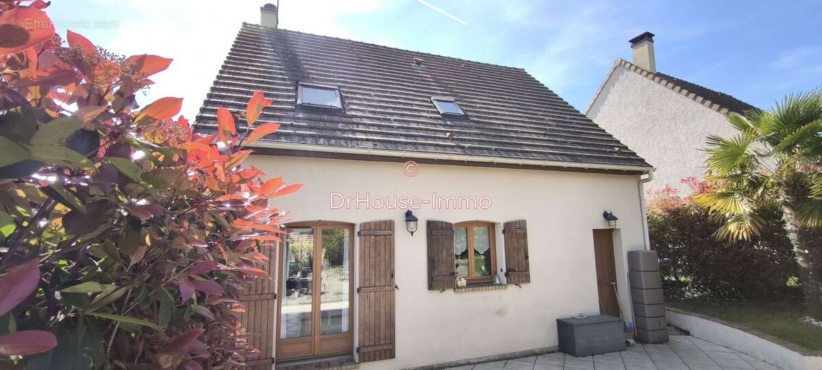 Maison à LINAS