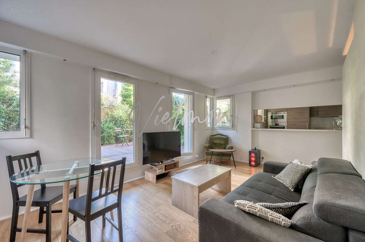 Appartement à ISSY-LES-MOULINEAUX