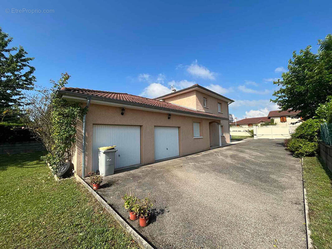 Maison à BOURGOIN-JALLIEU