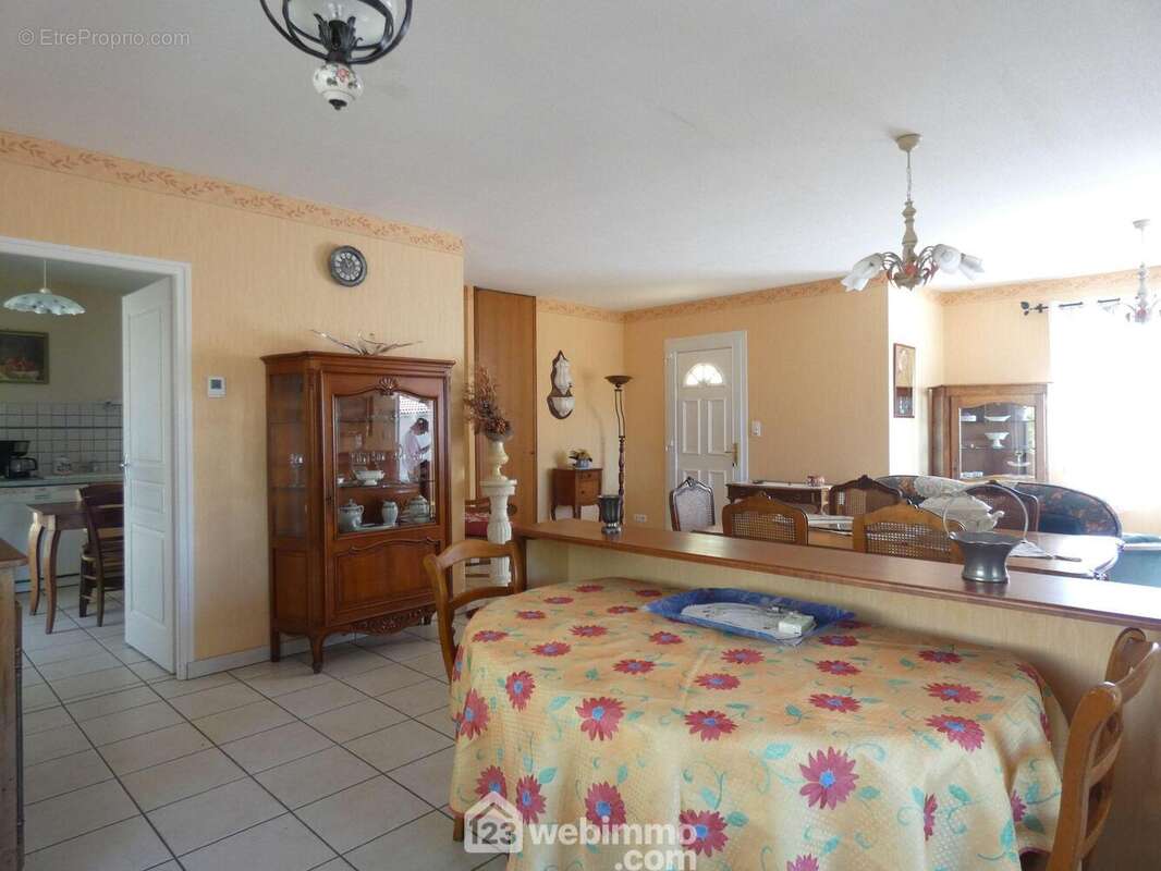 Attenante, la cuisine indépendante, - Maison à SAINT-PARDOUX