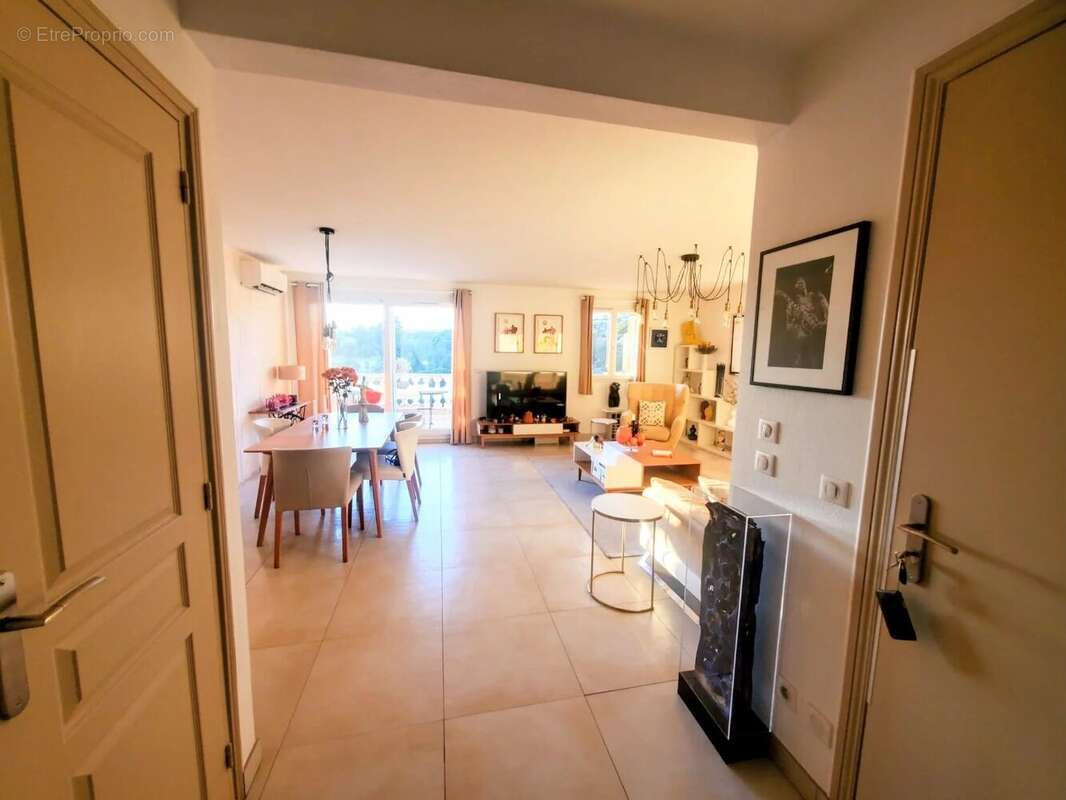 Appartement à VILLENEUVE-LOUBET
