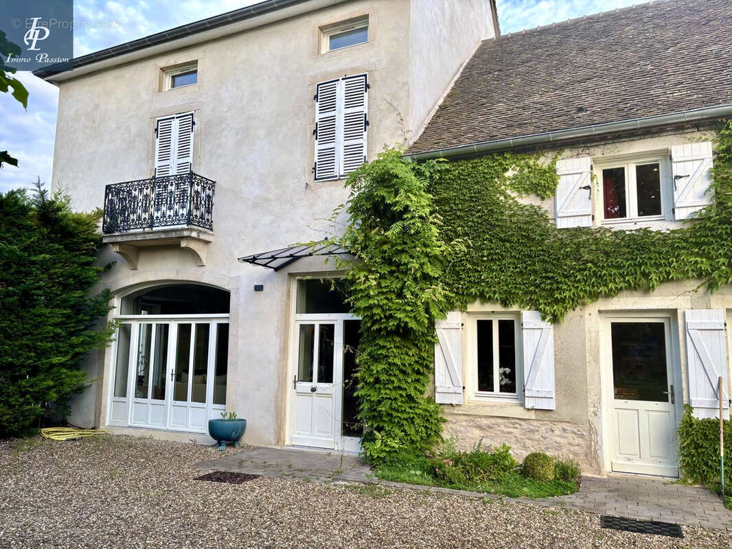 Maison à MEURSANGES