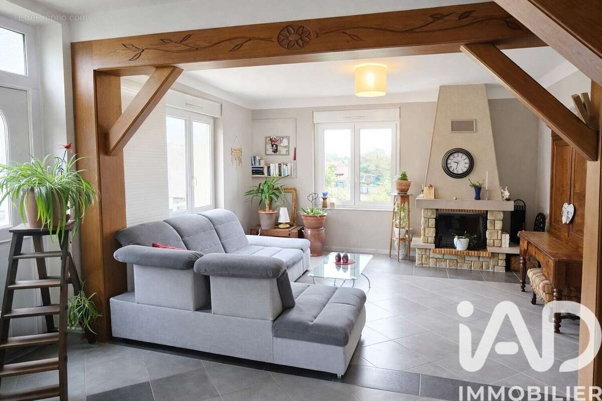 Photo 2 - Maison à JALLAUCOURT