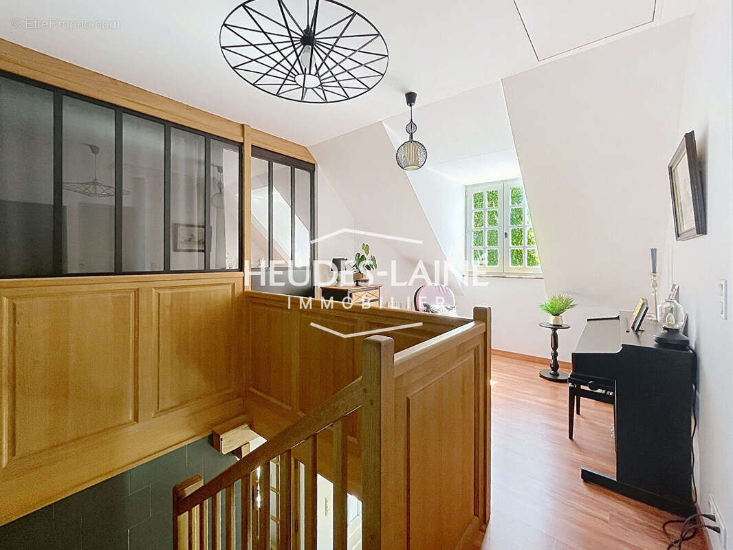 Maison de charme avec jardin arboré - COURTILS - photo 8