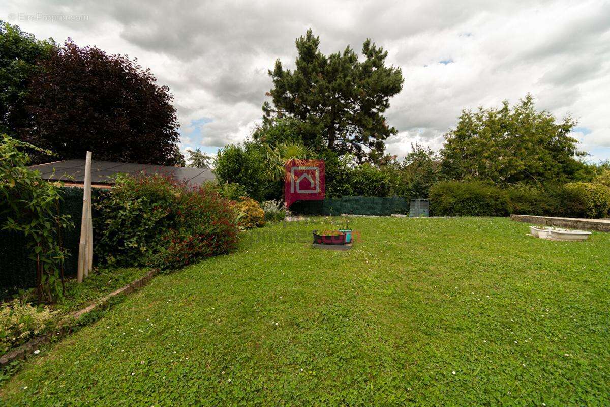MAREUIL-LÈS-MEAUX  Maison récente 4 chambres avec jardin de 600 m² - photo 11