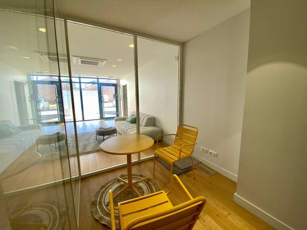   - Commerce à L'UNION