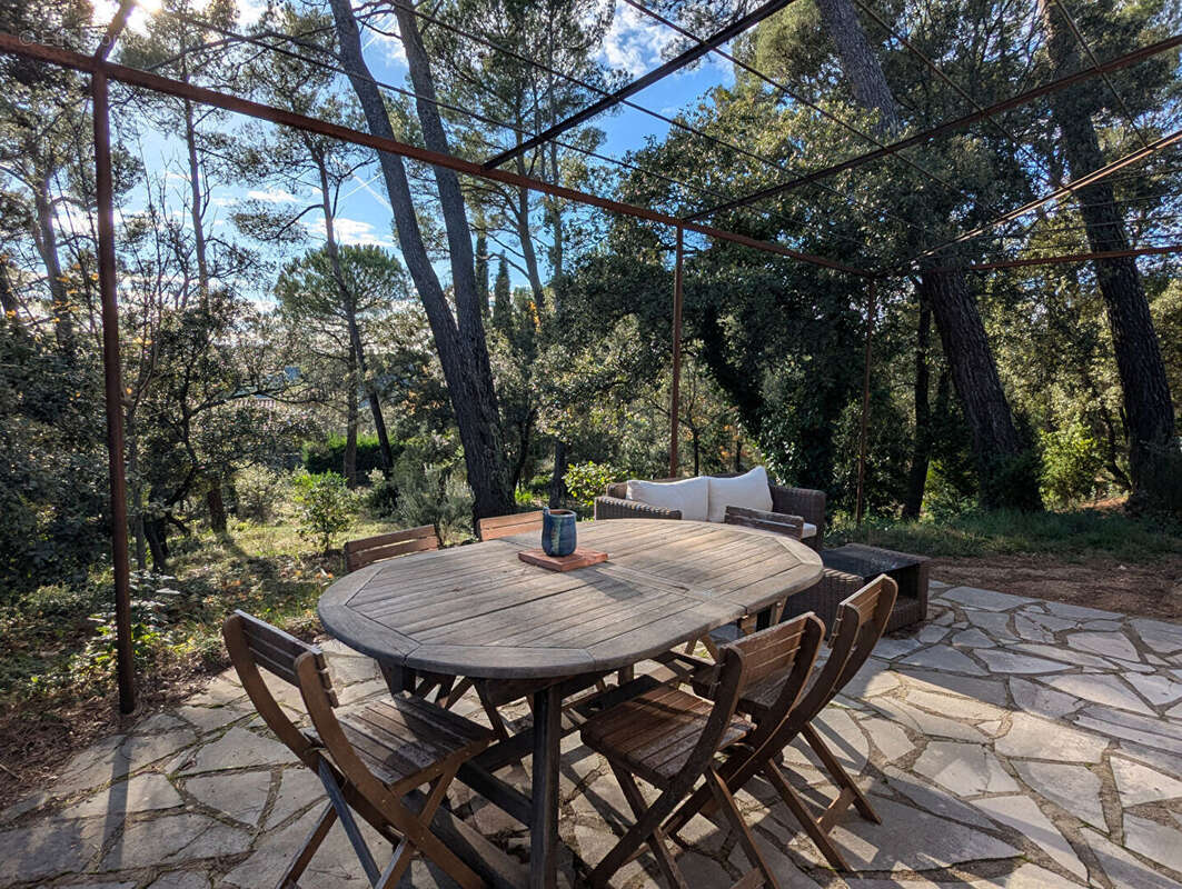 Maison à SILLANS-LA-CASCADE