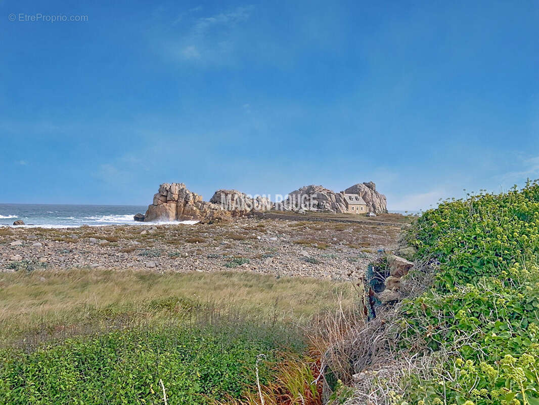 Maison à PLOUGRESCANT