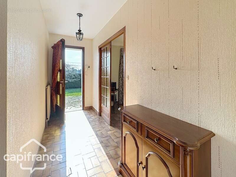 Maison sur sous-sol avec accès de plain-pied – Proche commodités - THOUARS (79) - photo 5