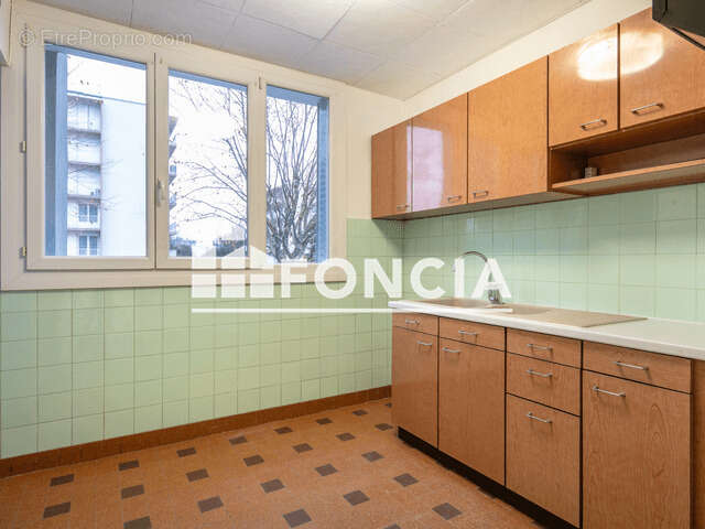 Appartement à LE PONT-DE-CLAIX