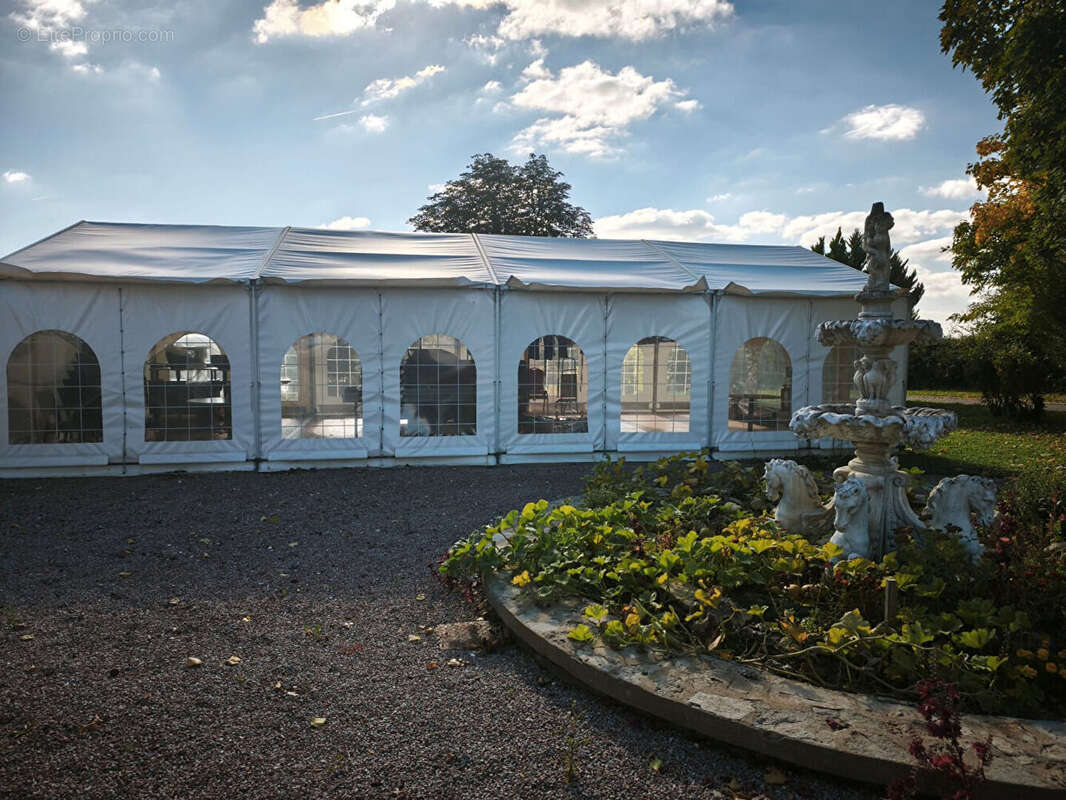 Commerce à POUILLY-SUR-LOIRE