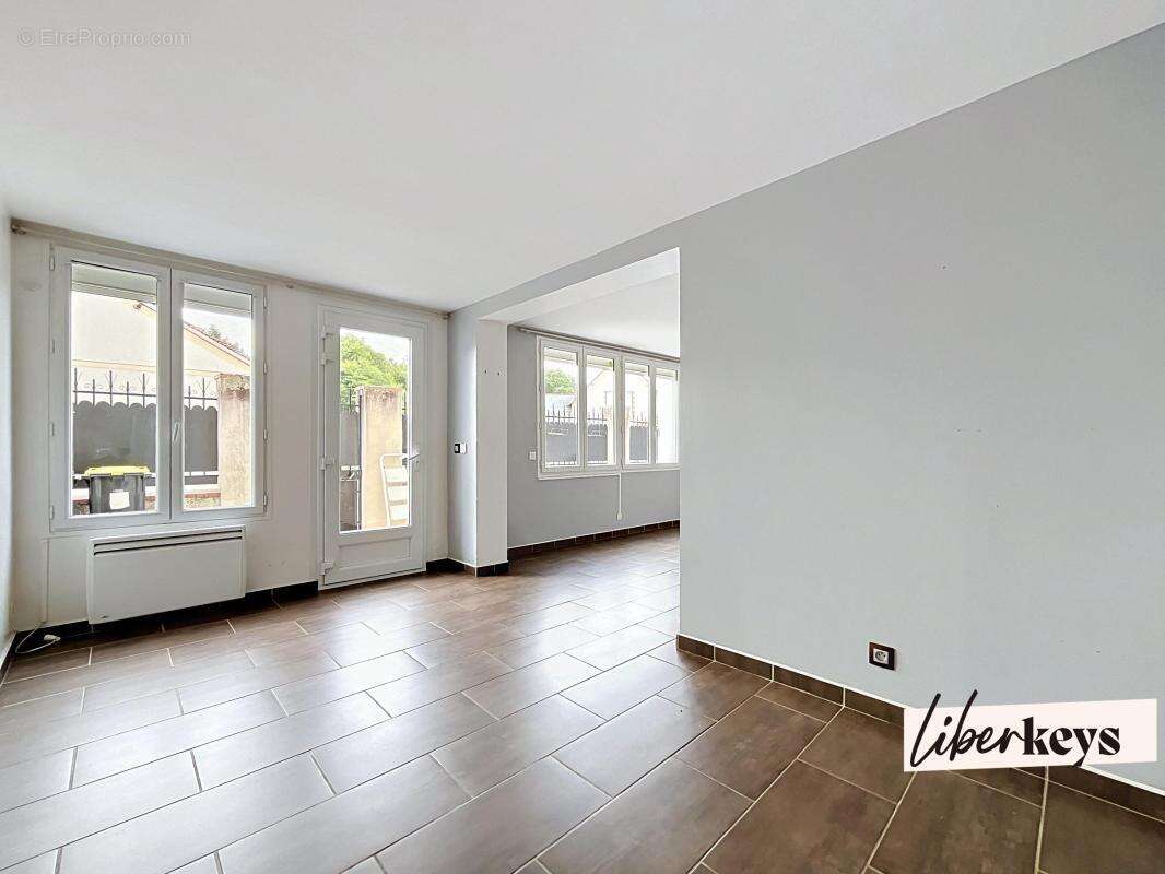 Maison 3 chambres avec jardin centre ville de Damville - photo 2